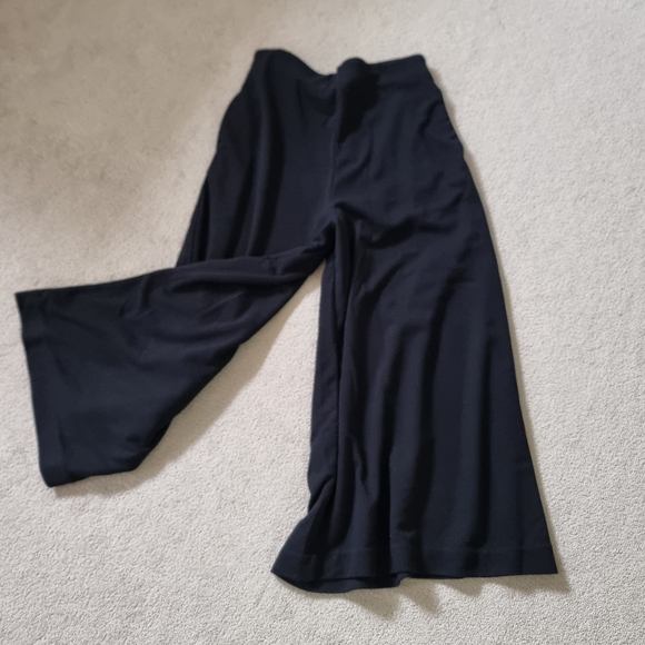 Uniqlo wide leg cropped capri Pants - Picture 2 of 4